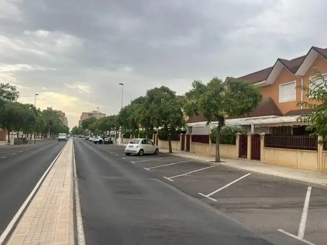 Reihenhaus mit Pool zum Verkauf in Calle de Josefina Manresa, imagen 5