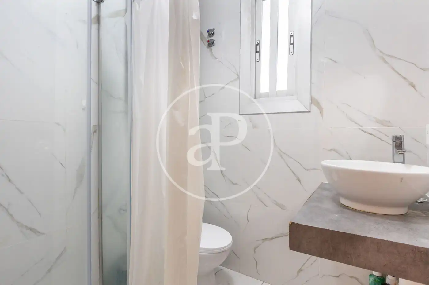 Baño de Piso en venta en Valencia con Calefacción