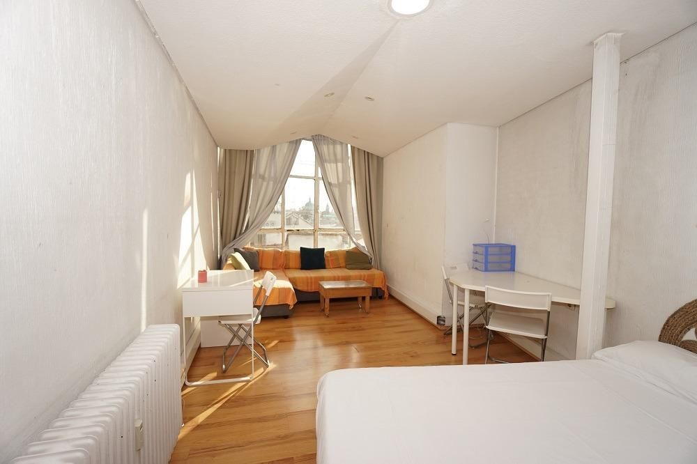 Bedroom of Flat for sale in  Madrid Capital  with Air Conditioner, Heating and Terrace