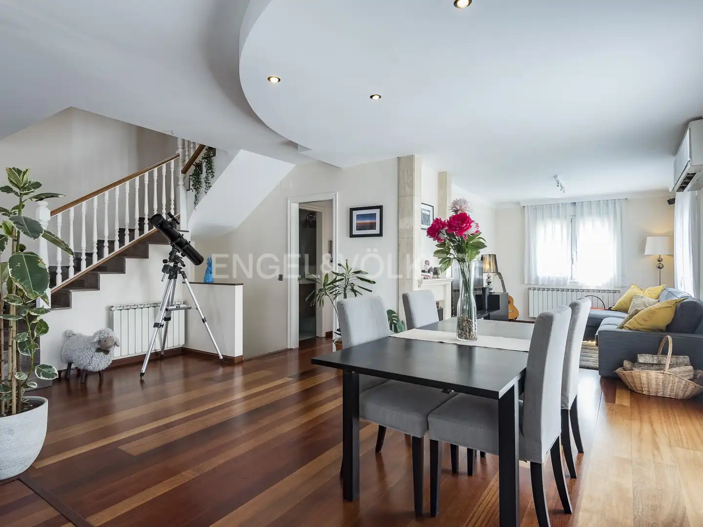 Comedor de Casa o chalet de alquiler en Granollers con Aire acondicionado, Calefacción y Jardín privado