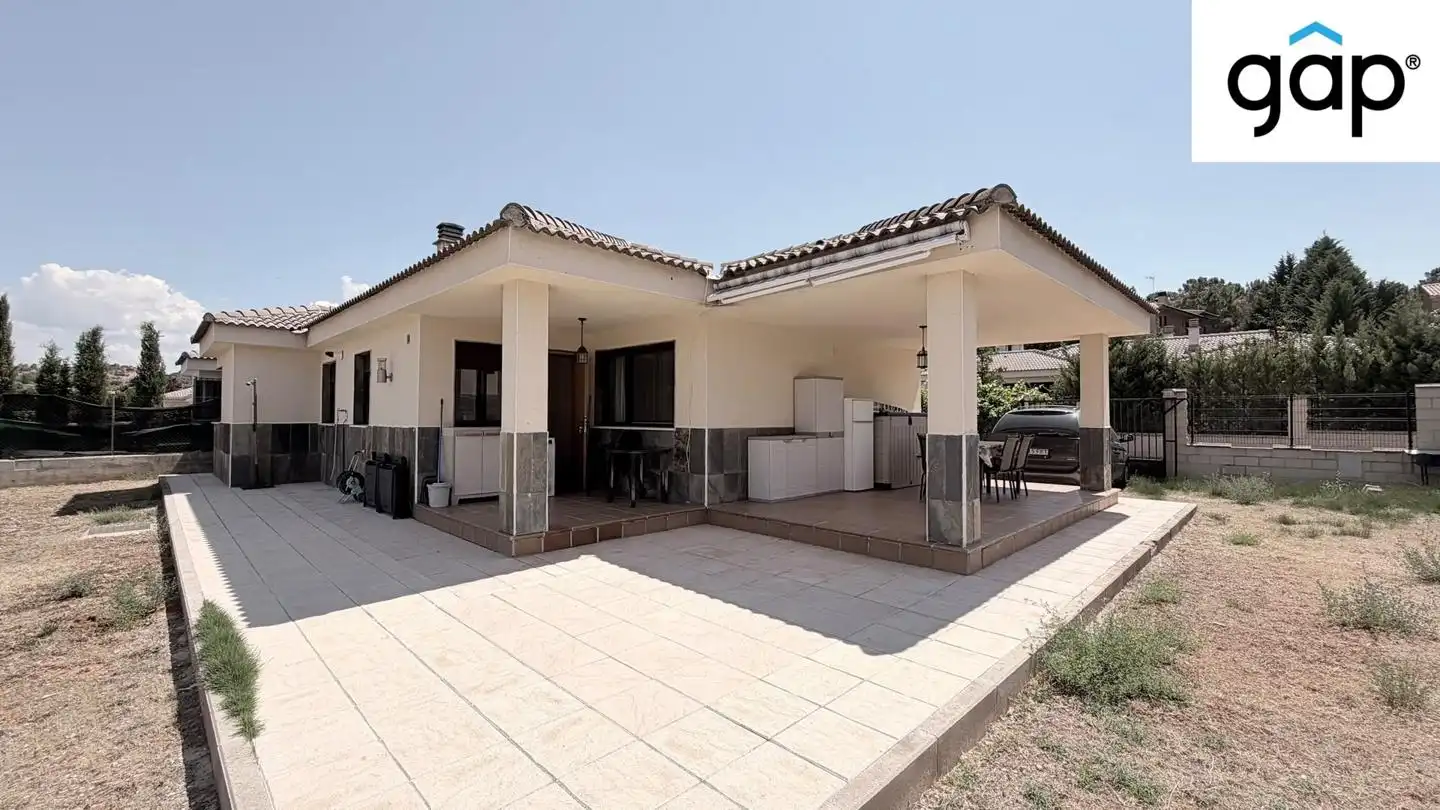 Exterior view of Houses for sale in Arcas del Villar  with Heating, Private garden and Furnished