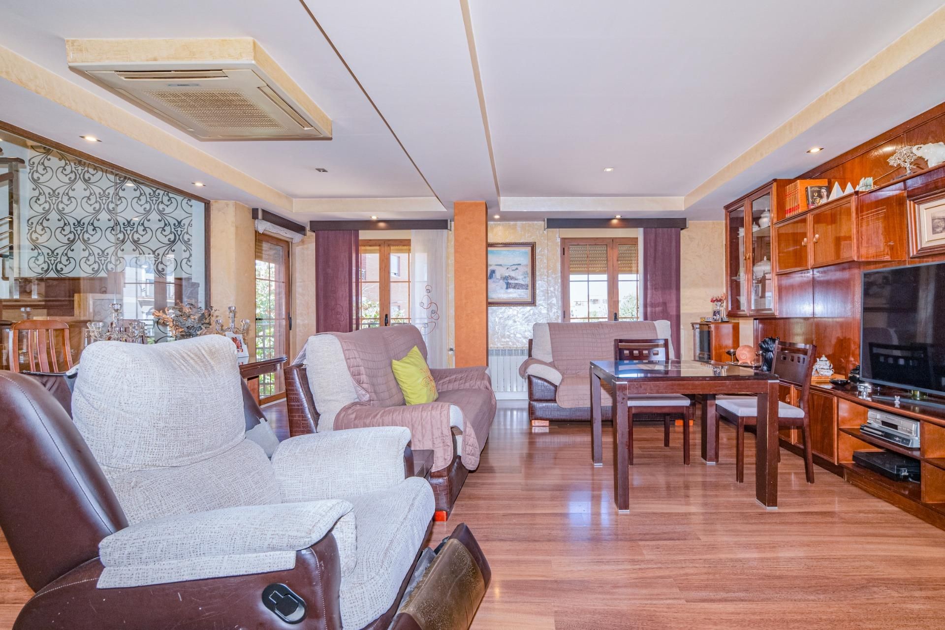 Living room of Single-family semi-detached for sale in  Granada Capital  with Air Conditioner, Heating and Terrace