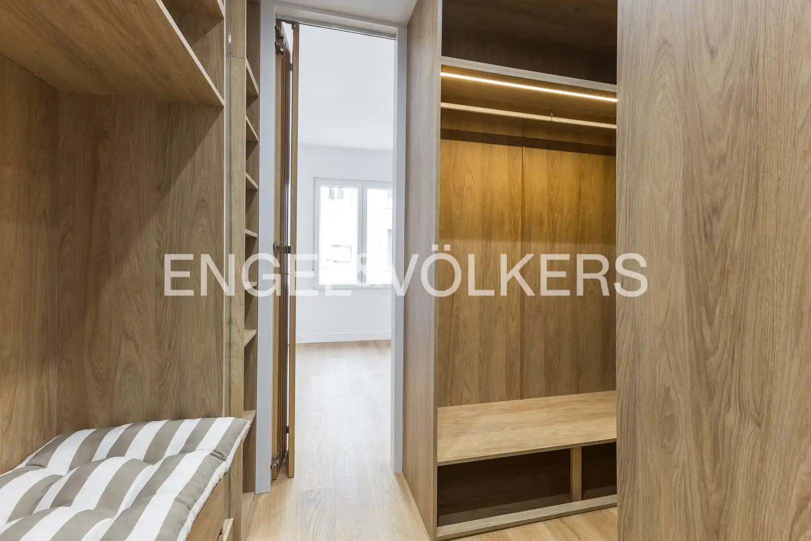 Wohnung zum Verkauf in Madrid mit Klimaanlage und Heizung