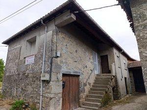 Vista exterior de Casa adosada en venda en O Saviñao  amb Jardí privat, Traster i Moblat