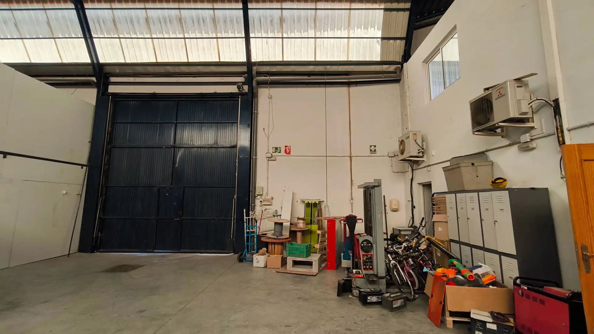 Nau industrial en venda a Avenida Europa