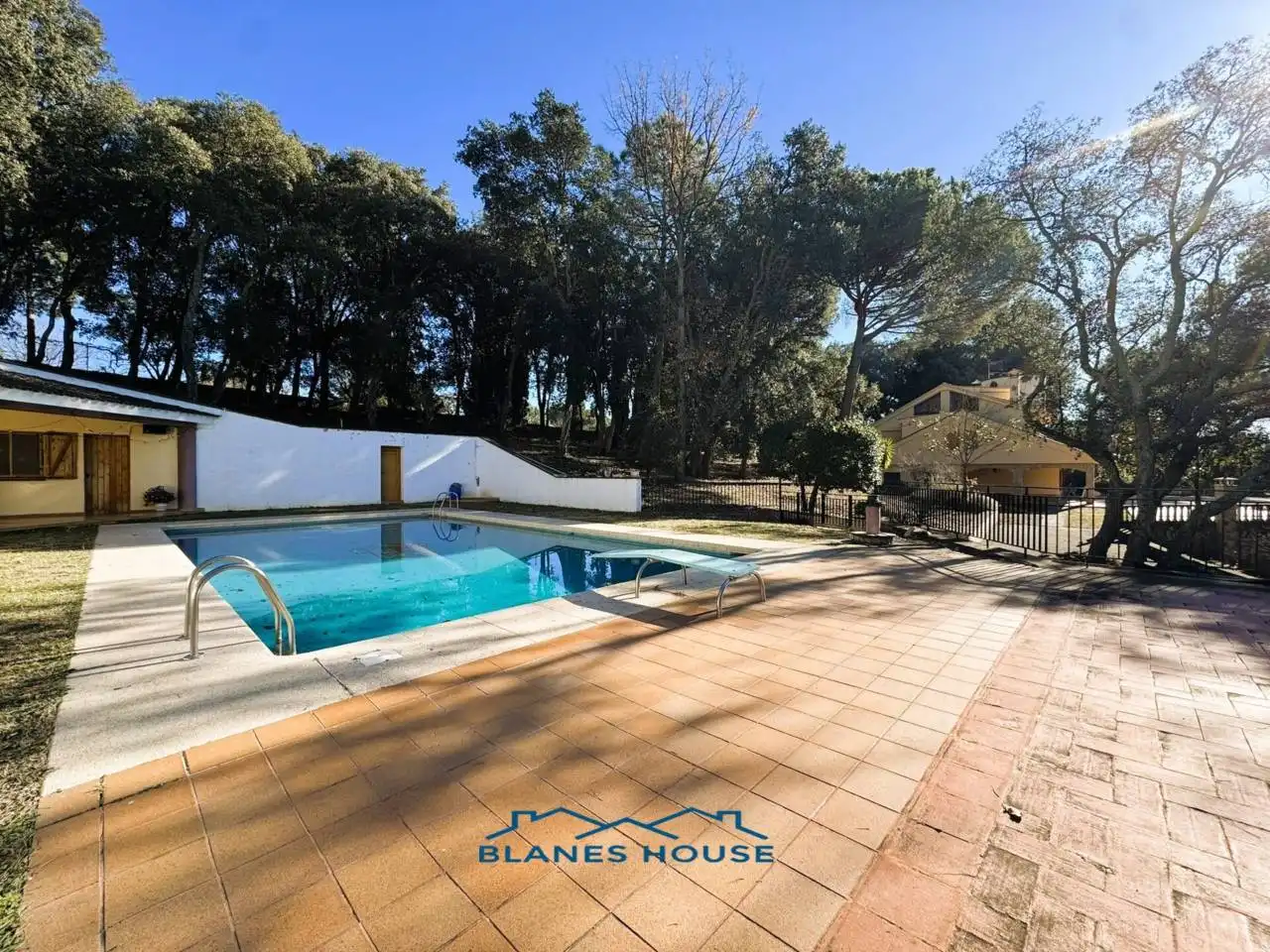 Piscina de Finca rústica en venda en Sant Feliu de Buixalleu amb Calefacció, Jardí privat i Terrassa
