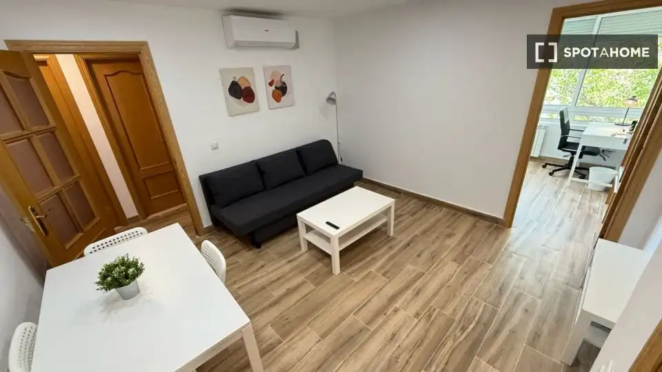 Room in Casco Histórico de Barajas