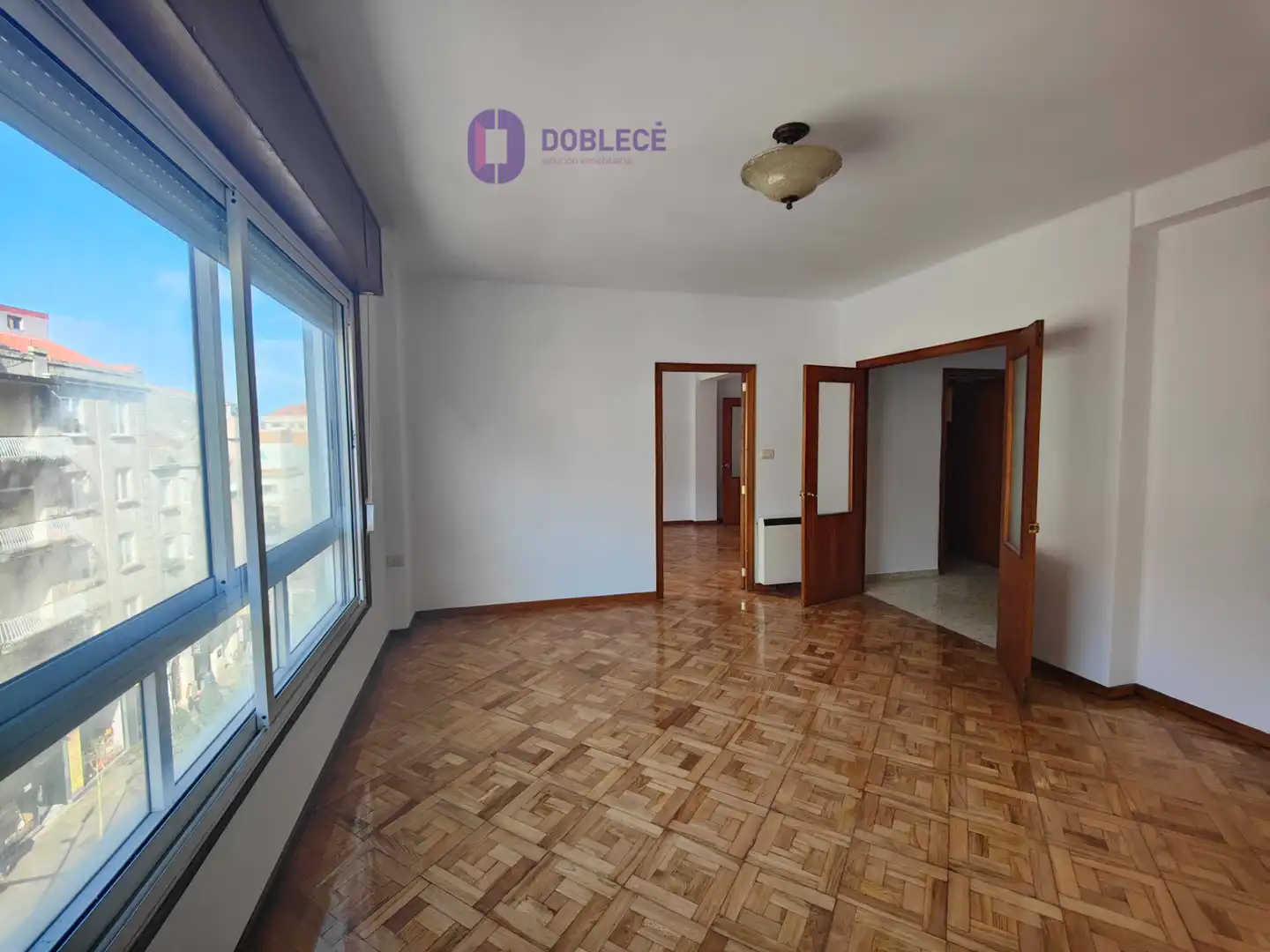 Piso en venta en Vigo  con Calefacción, Parquet y Internet