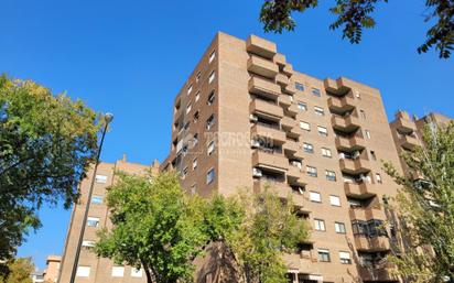 Vista exterior de Pis en venda en  Zaragoza Capital amb Aire condicionat, Terrassa i Balcó