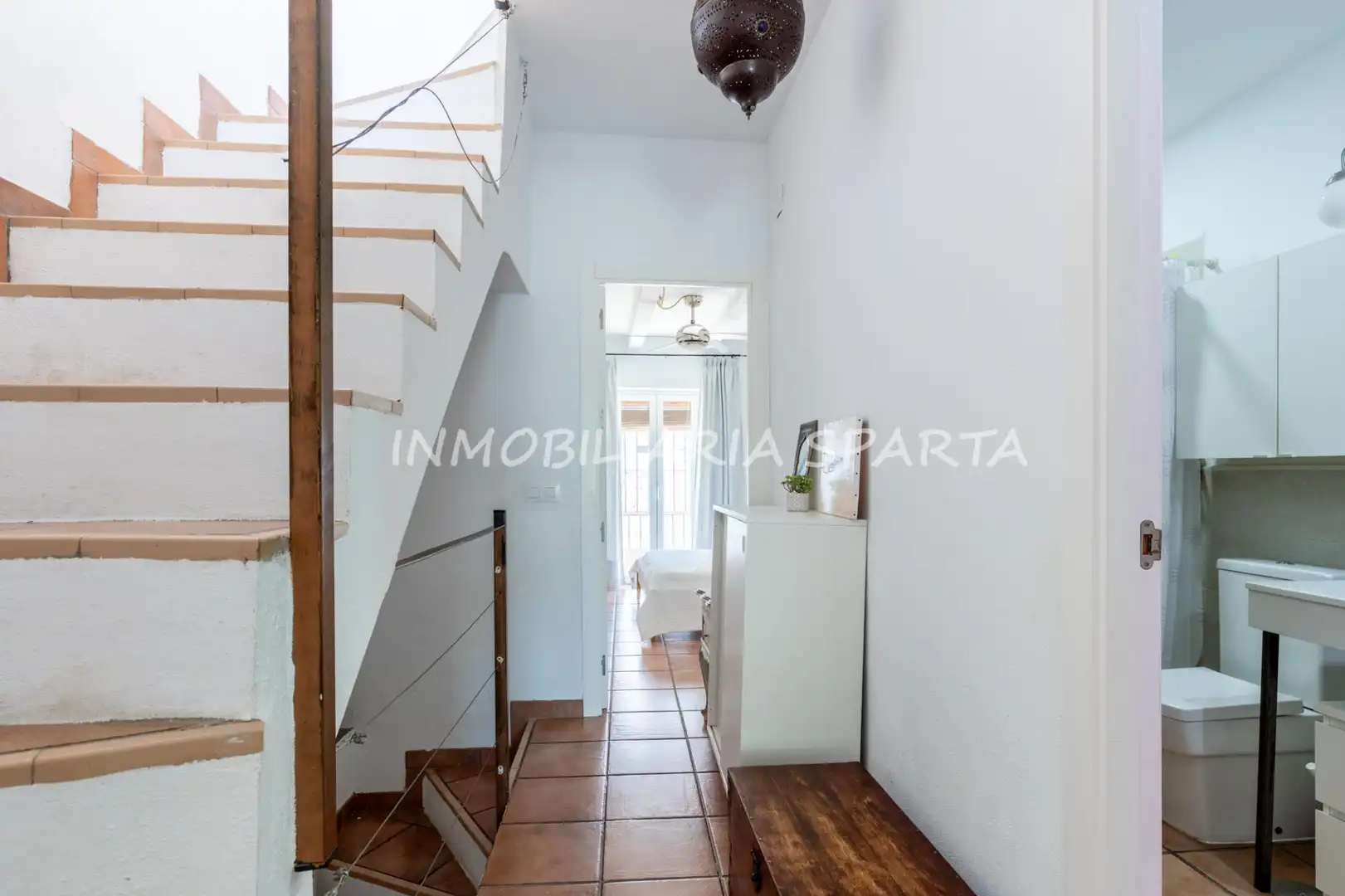 Casa adosada en venta en Gelves con Terraza, Horno y Lavadora
