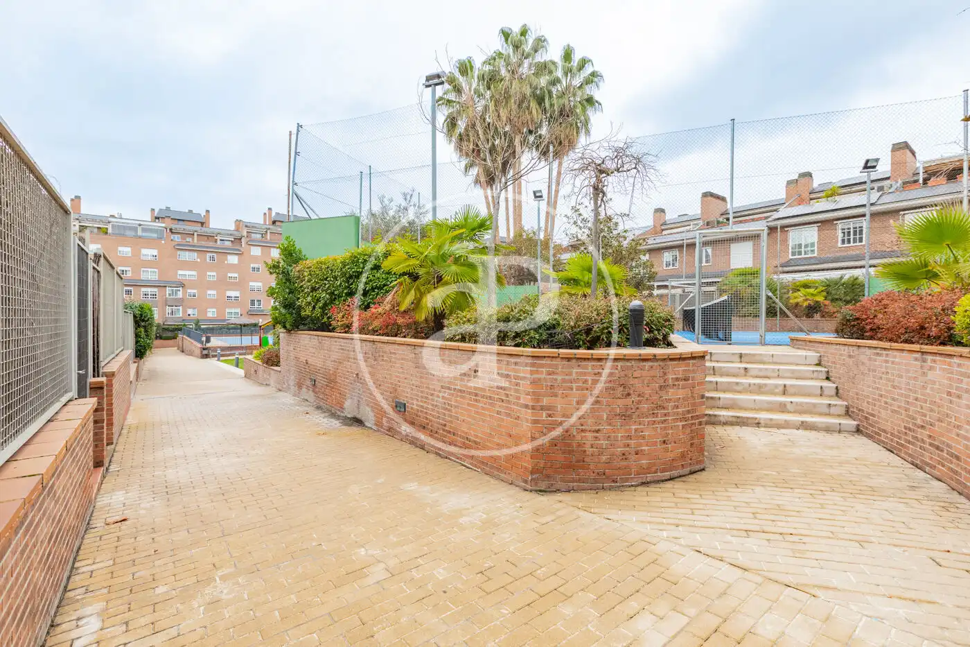 Vista exterior de Casa adosada en venta en San Sebastián de los Reyes con Aire acondicionado, Calefacción y Jardín privado