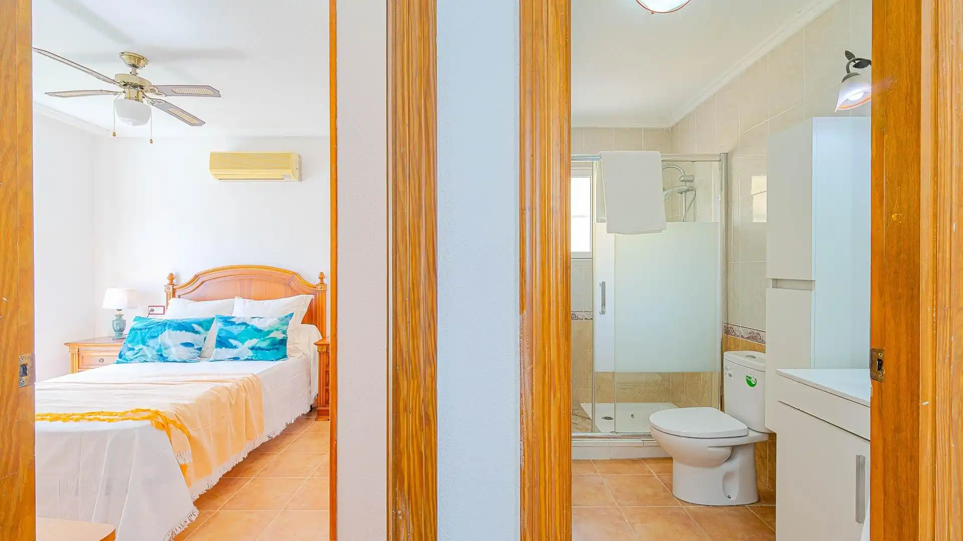 Habitación de Casa adosada en venta en Orihuela con Aire acondicionado, Calefacción y Jardín privado