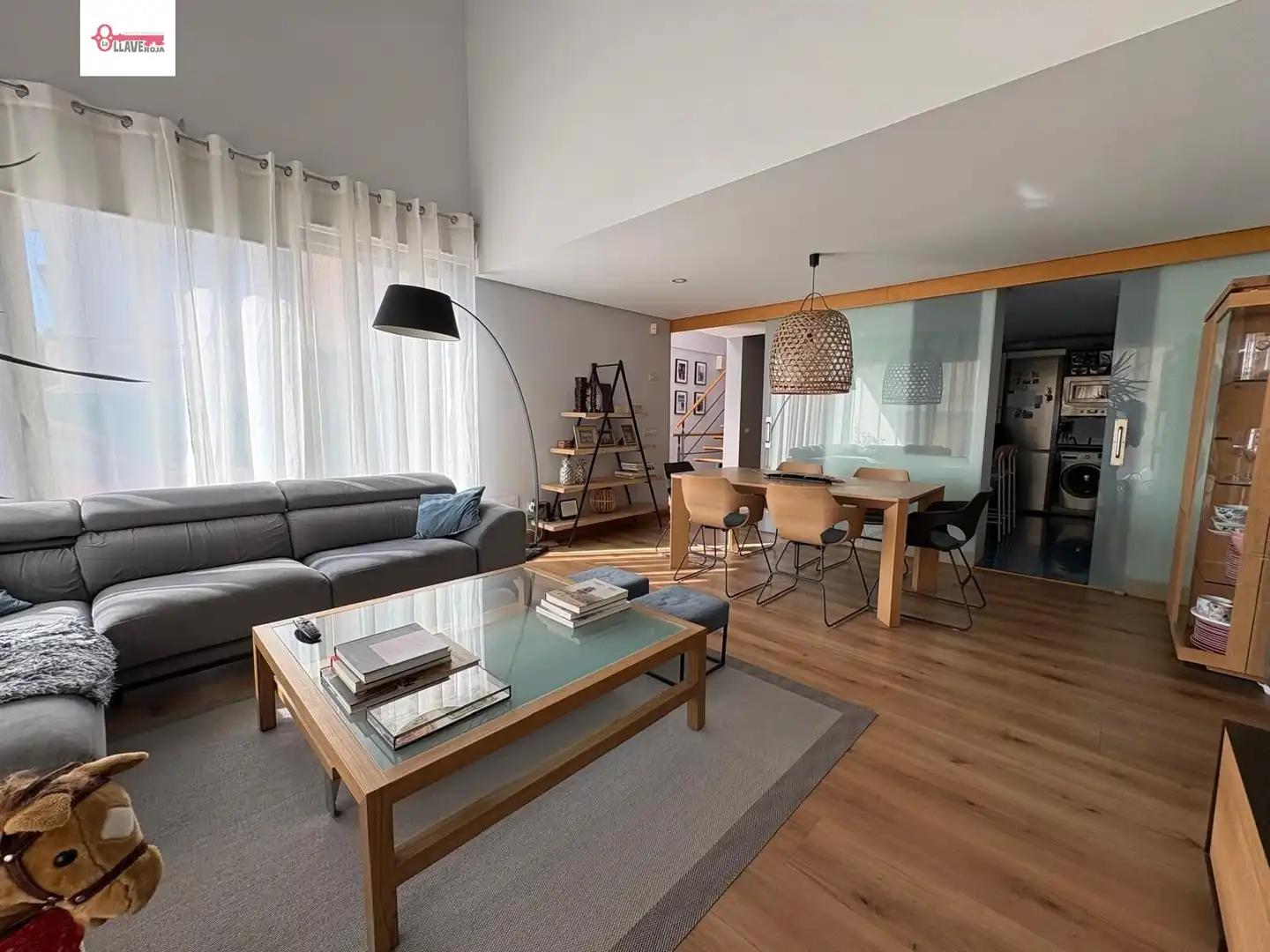 Sala de estar de Casa o chalet en venta en Sarracín con Calefacción, Jardín privado y Parquet