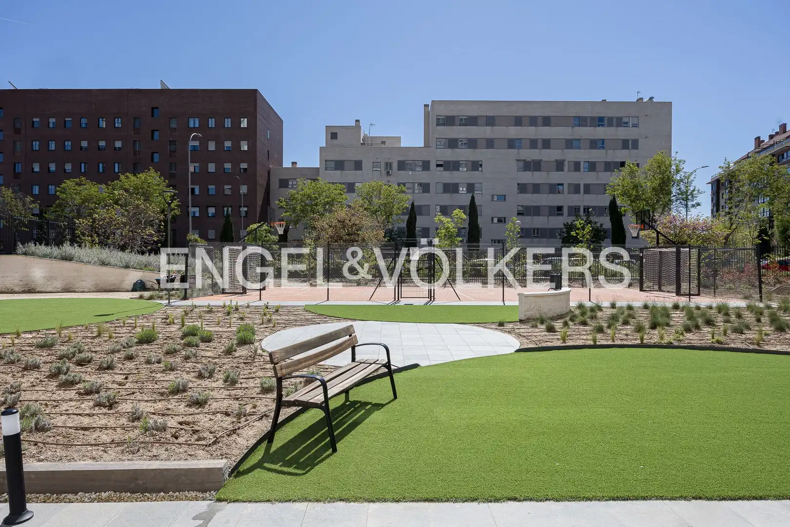 Terraza de Piso en venta en Madrid con Calefacción, Trastero y Piscina
