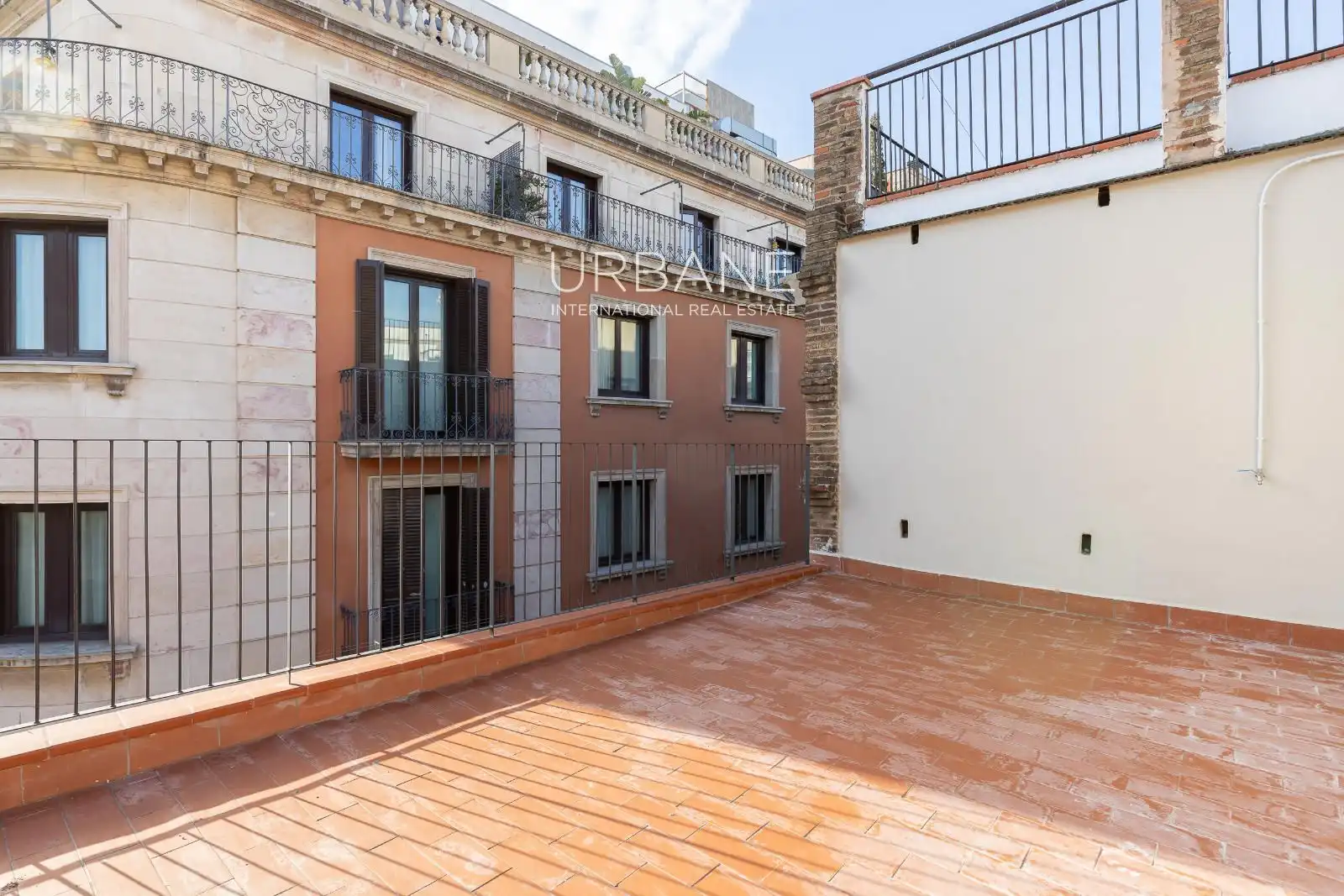 Terrasse von Wohnung zum Verkauf in Barcelona mit Klimaanlage, Heizung und Parkett
