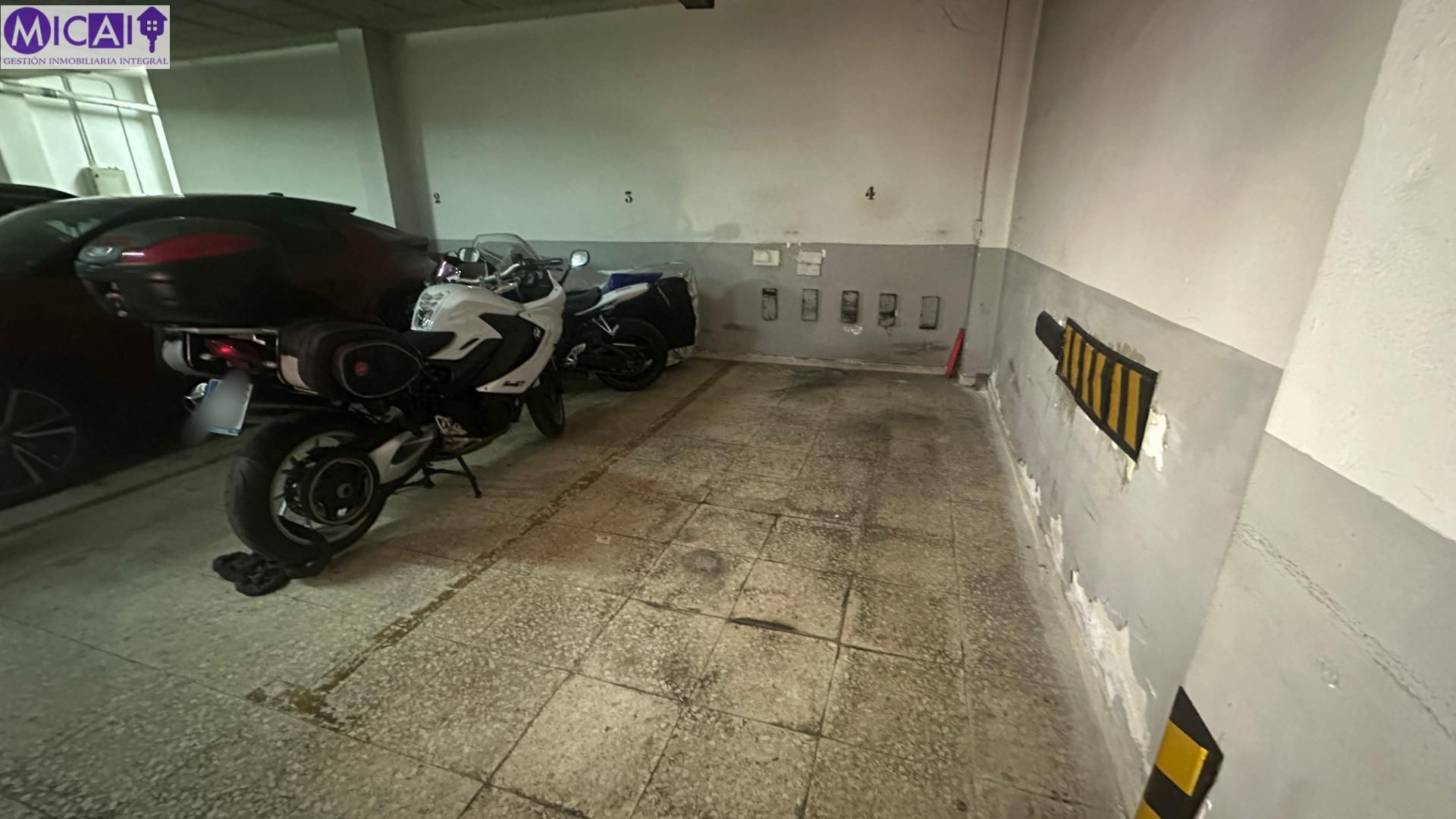 Aparcament de Garatge de lloguer en  Cádiz Capital