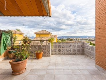 Adossat amb piscina en venda a Calle JUSEPE