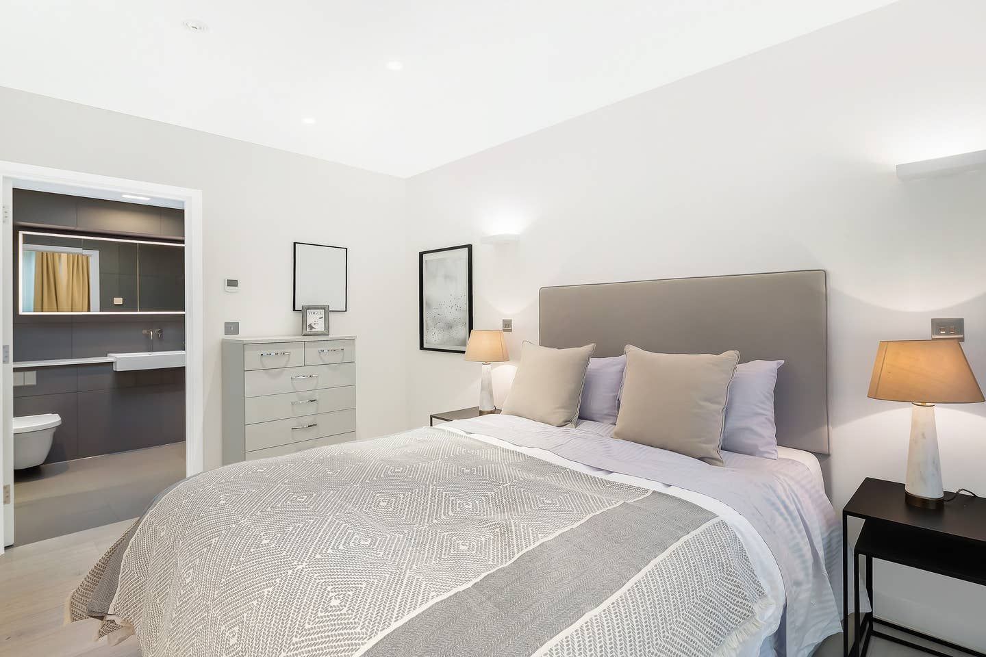 Bedroom of Flat to rent in  Sevilla Capital  with Air Conditioner, Furnished and Pets allowed
