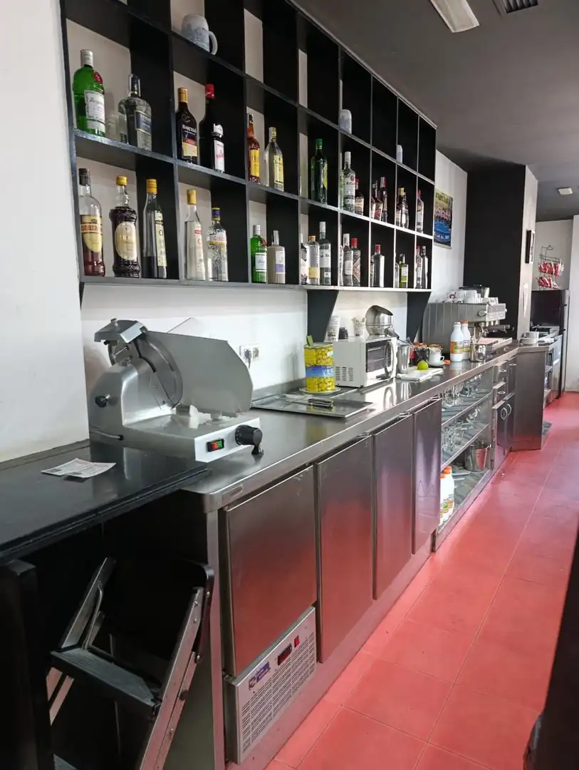 Cuina de Local en venda en Bilbao  amb Aire condicionat