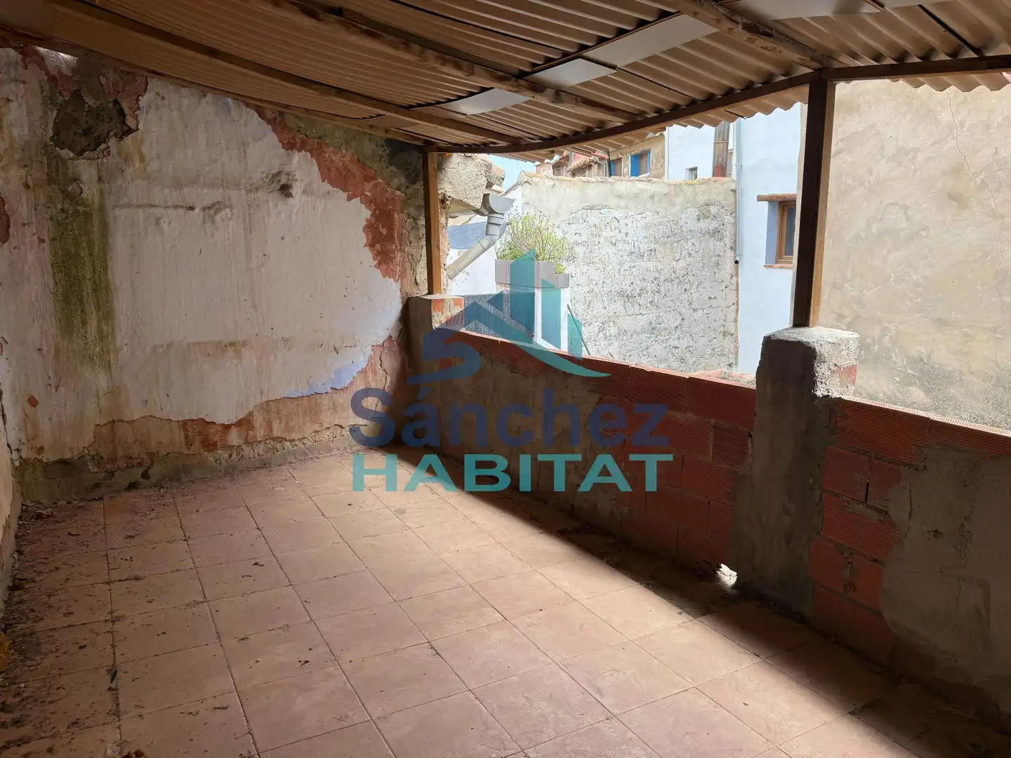 Finca rústica en venda en Chelva amb Jardí privat, Terrassa i Traster