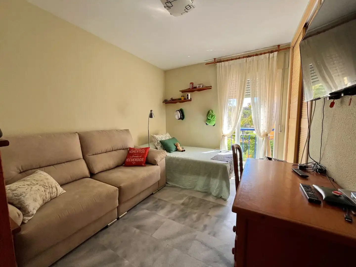 Habitación de Apartamento en venta en Benalmádena con Aire acondicionado, Calefacción y Terraza
