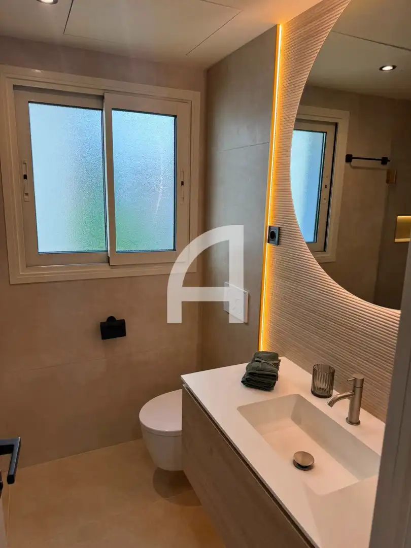 Bathroom of Flat for rent in Marbella  with Air Conditioner, Terrace and Swimming Pool