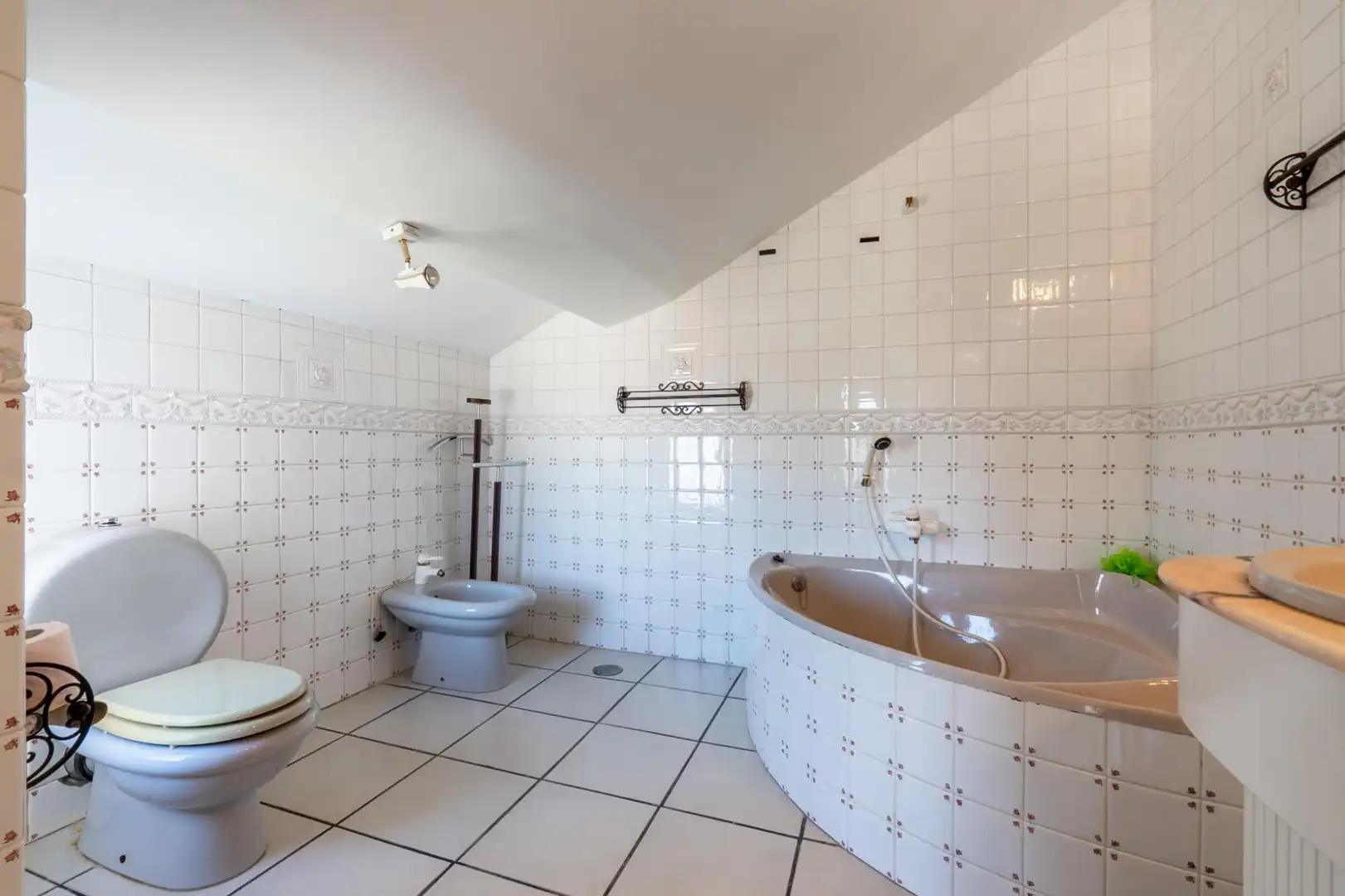 Baño de Casa o chalet en venta en Valdepeñas de Jaén con Aire acondicionado, Calefacción y Jardín privado