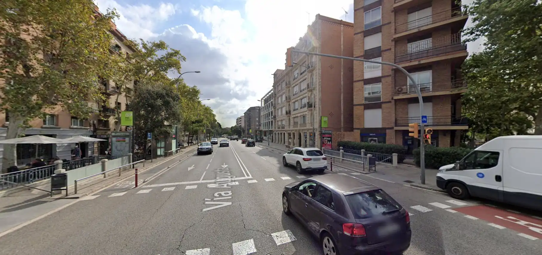 Außenansicht von Gebäude zur Miete in Barcelona