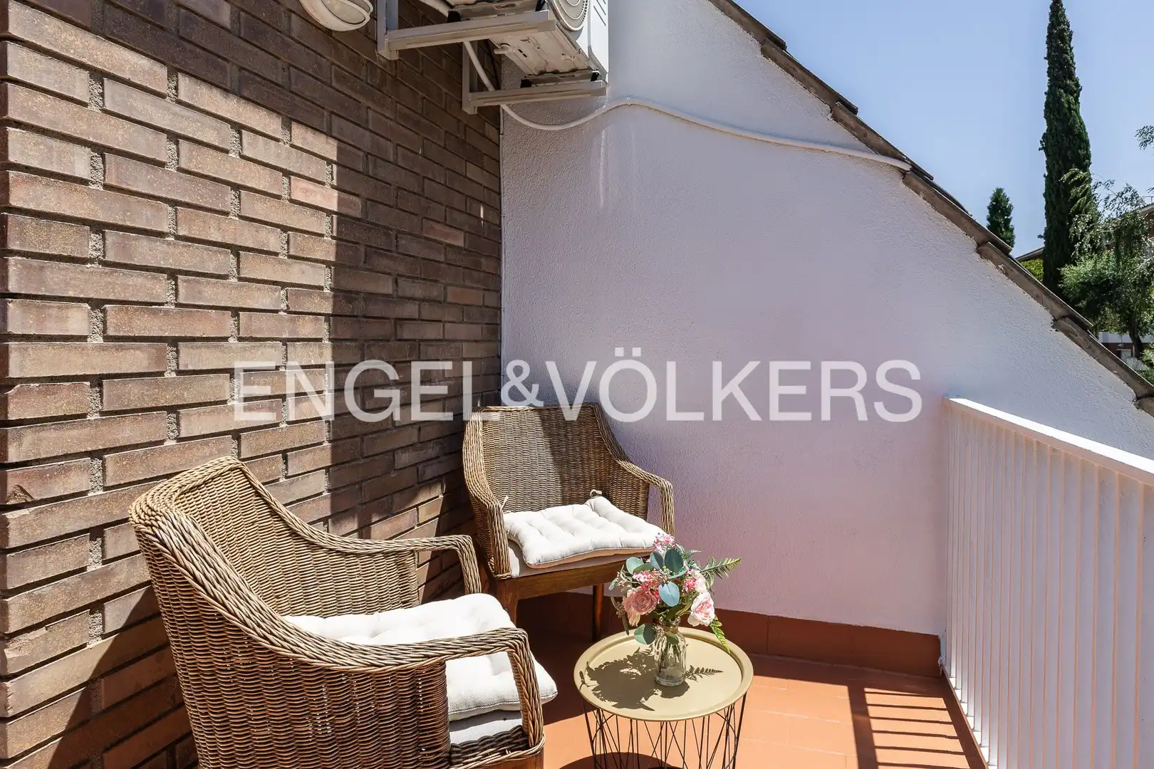 Terrassa de Casa o xalet en venda en Sant Cugat del Vallès amb Aire condicionat, Calefacció i Jardí privat