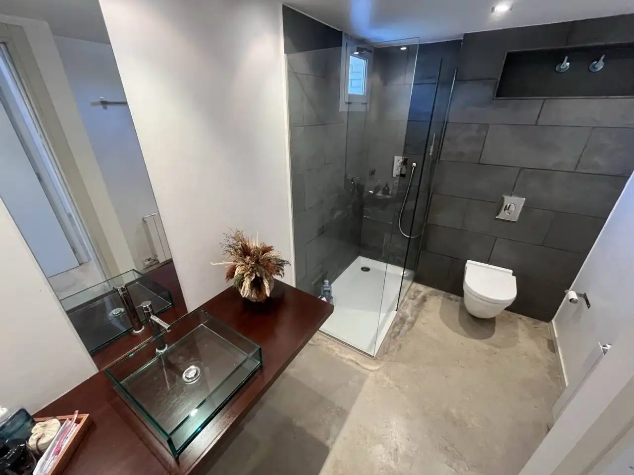 Bany de Casa o xalet en venda en Girona amb Aire condicionat, Calefacció i Jardí privat