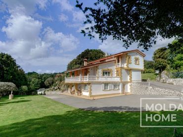 Casa con jardín en venta en Avenida Barenilla