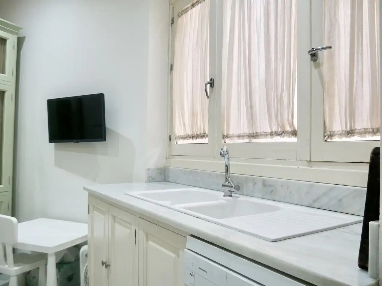 Kitchen of Flat for sale in Sevilla  with Air Conditioner, Terrace and Furnished
