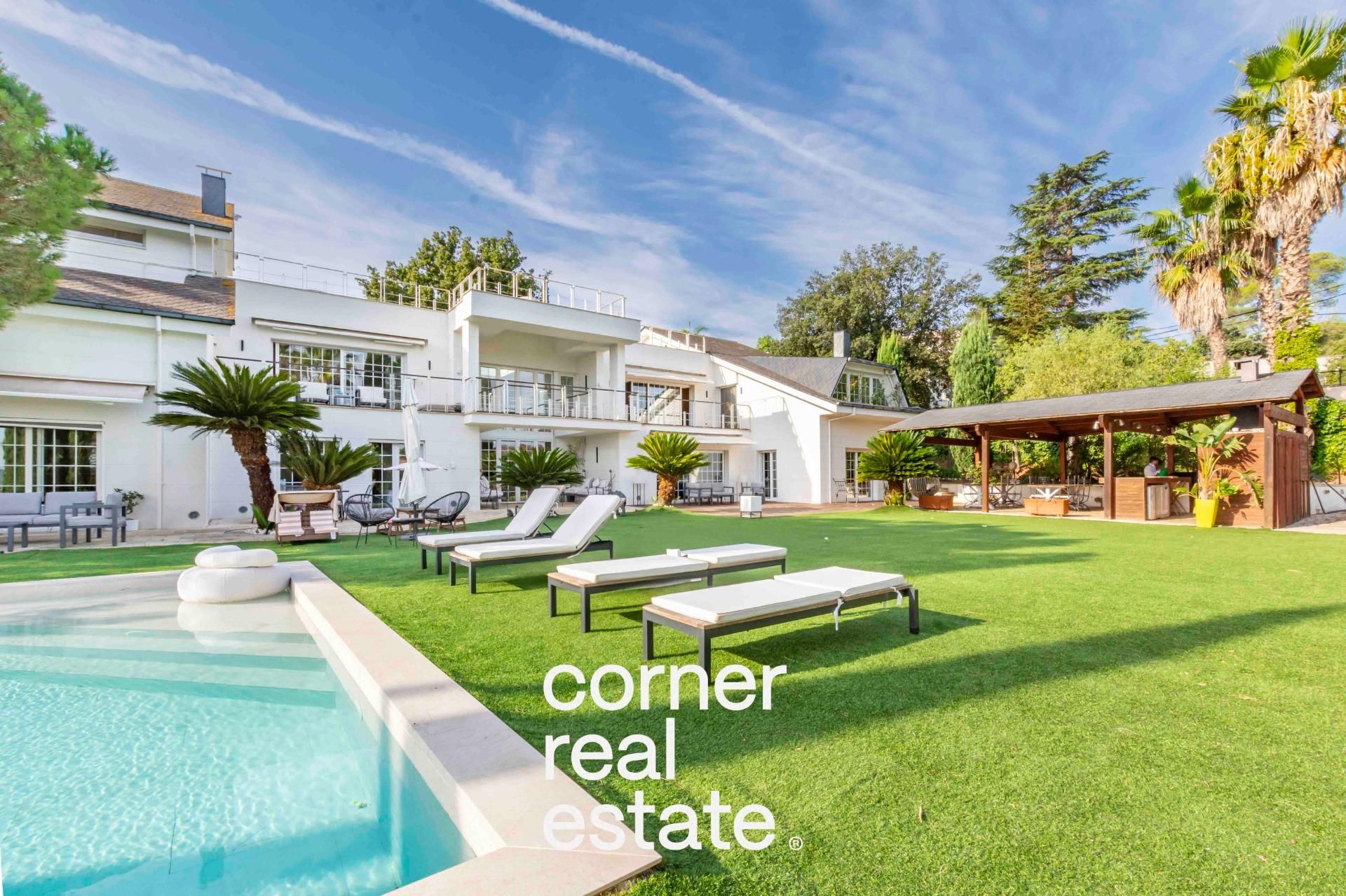 Vista exterior de Casa o chalet en venta en Sant Cugat del Vallès con Aire acondicionado, Calefacción y Jardín privado