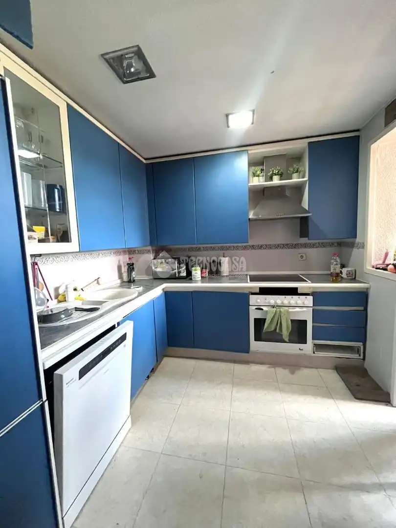 Küche von Wohnung zum Verkauf in Madrid