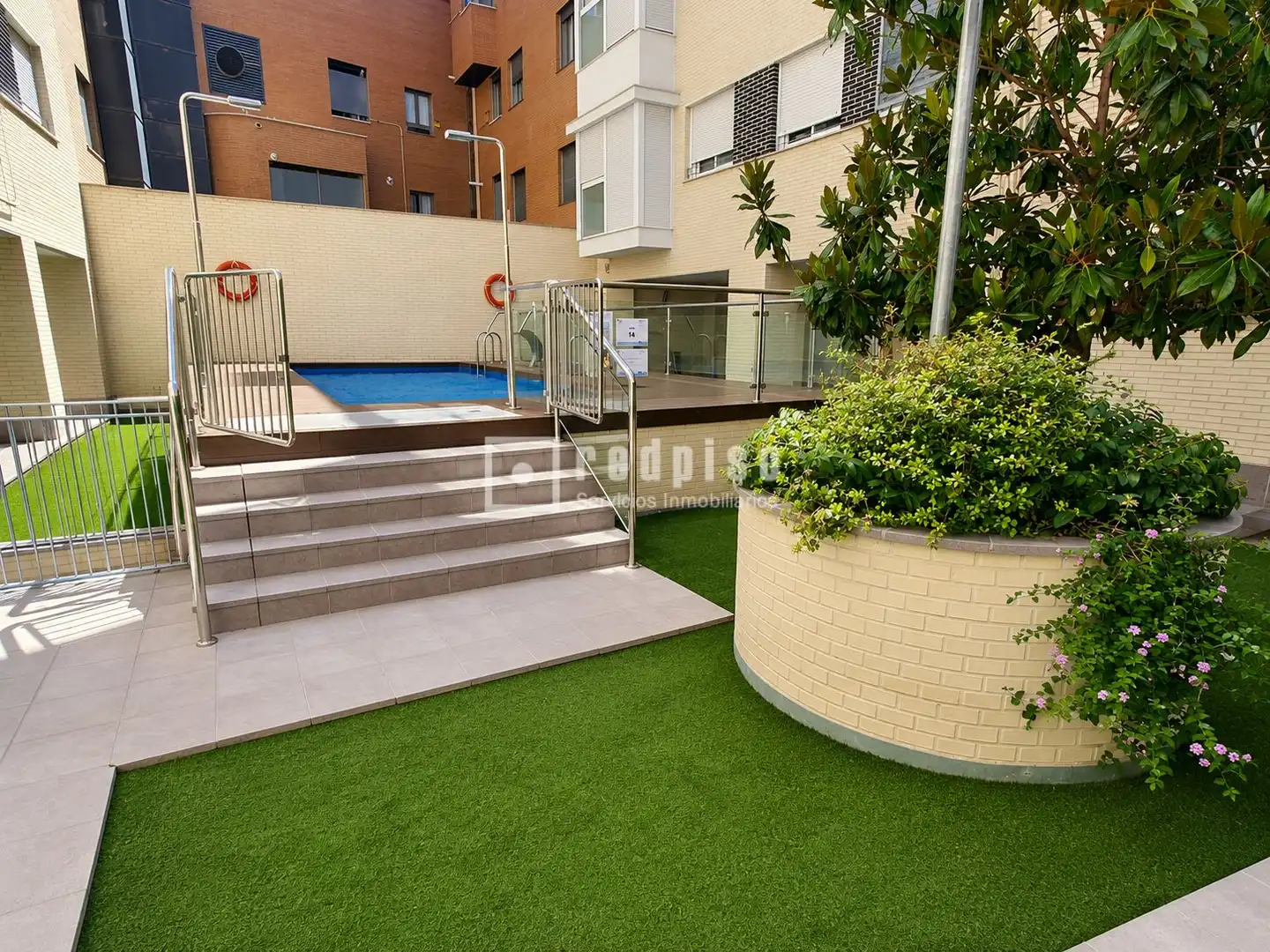 Terrassa de Pis de lloguer en Madrid amb Calefacció, Jardí privat i Traster