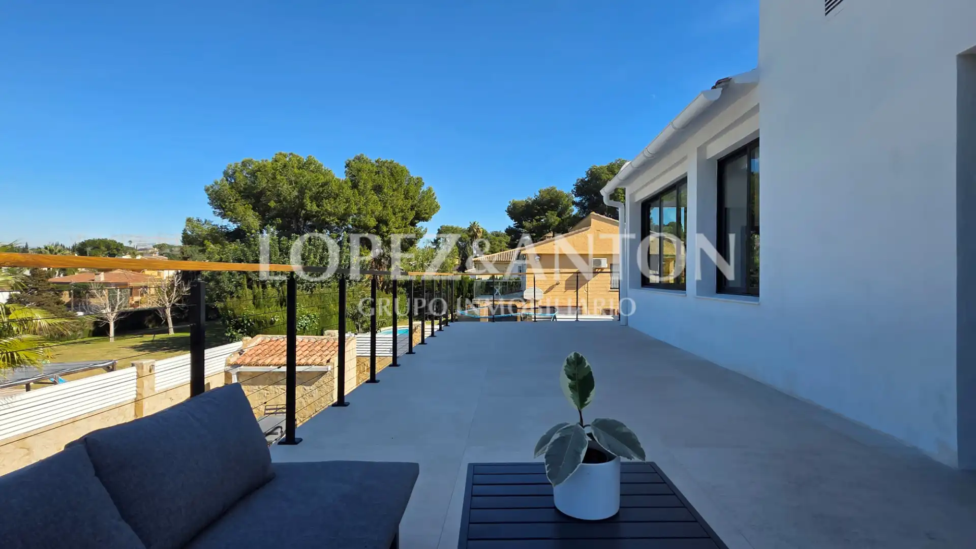 Exterior view of Houses for sale in L'Eliana  with Air Conditioner, Private garden and Parquet flooring