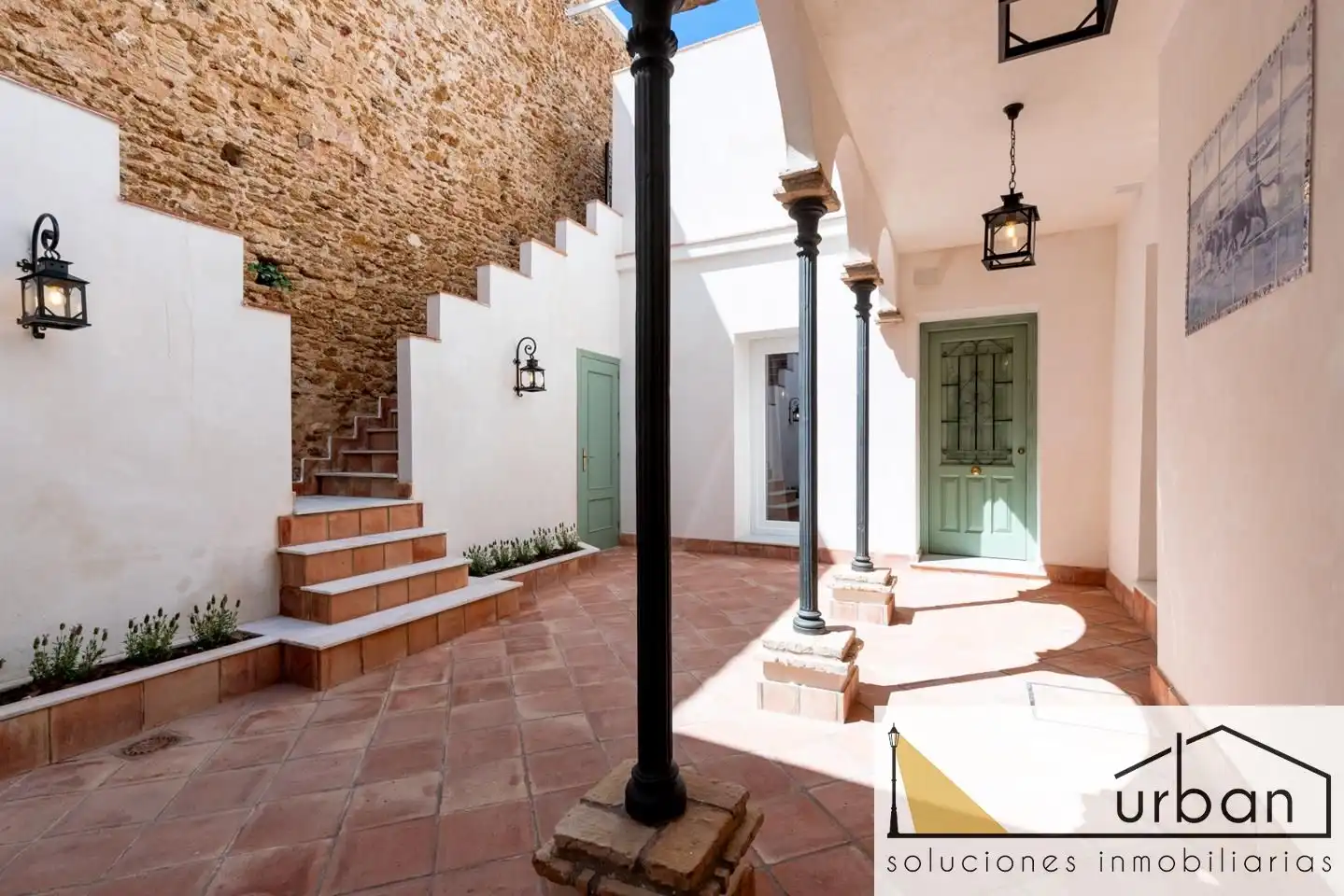 Houses for sale in Chipiona  with Private garden