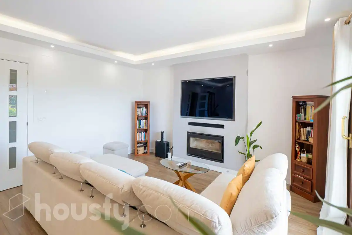 Living room of Houses for sale in Estepona  with Air Conditioner, Heating and Private garden