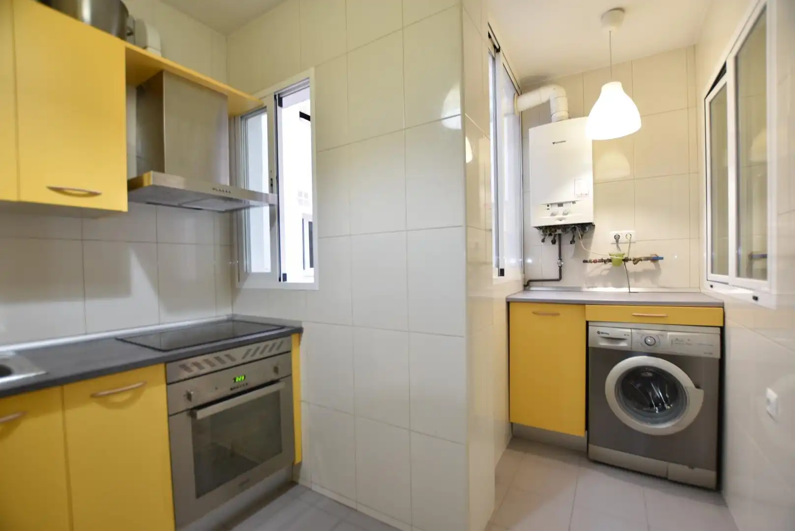 Kitchen of Flat for rent in Granada  with Heating, Furnished and Balcony