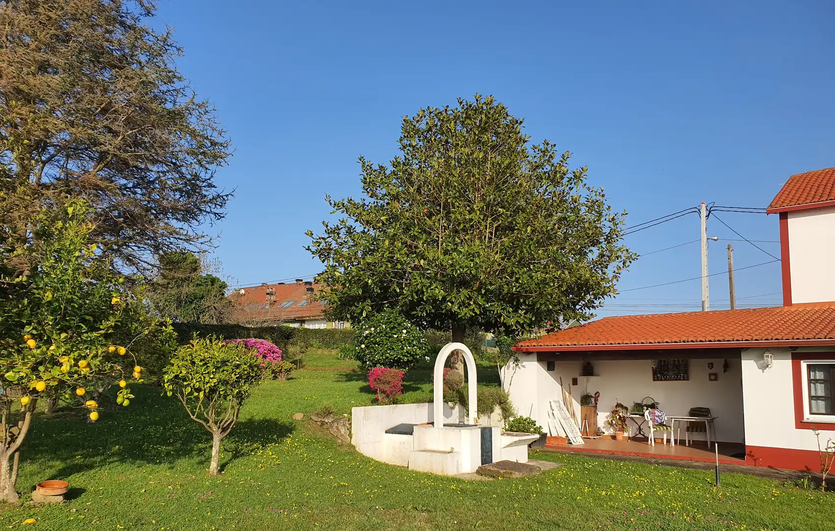 Jardí de Casa o xalet en venda en Oleiros amb Parquet, Terrassa i Traster