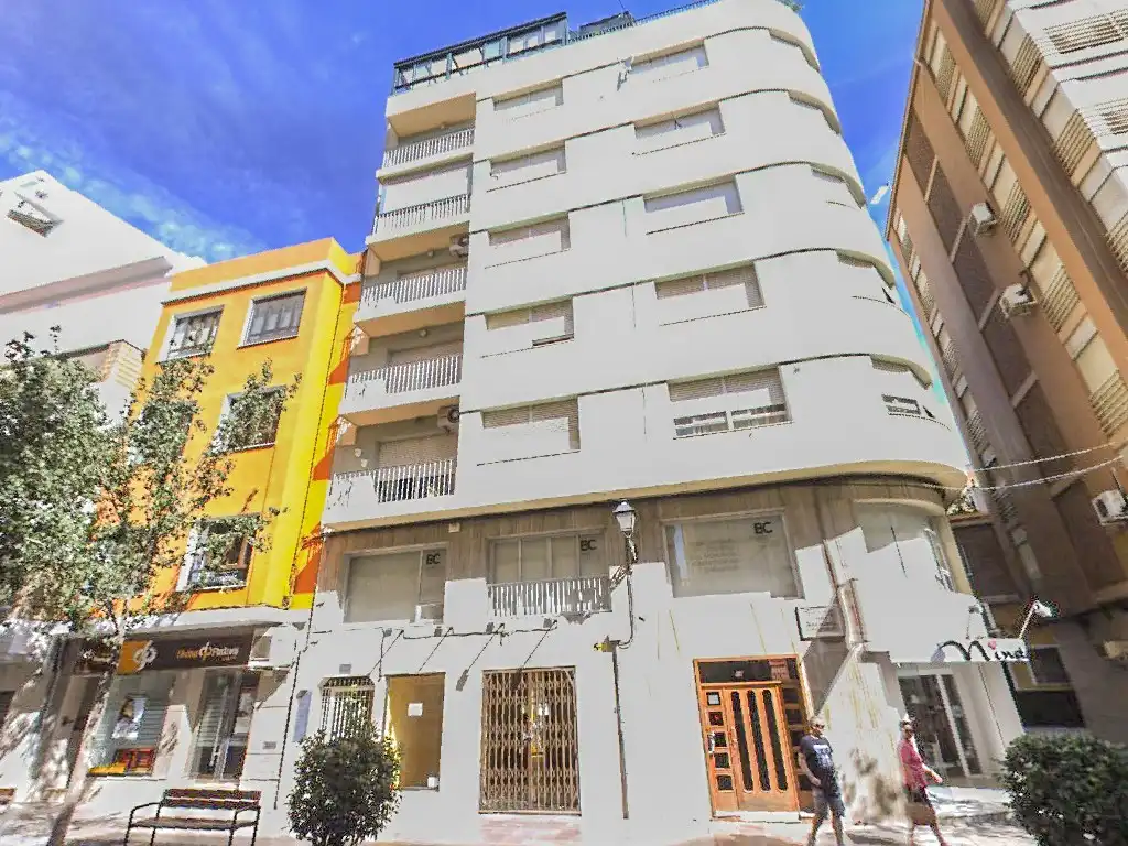 Vista exterior de Local en venta en Alzira