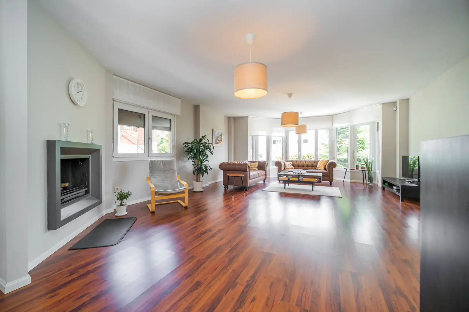 Sala de estar de Casa adosada en venta en Las Rozas de Madrid con Aire acondicionado, Calefacción y Jardín privado