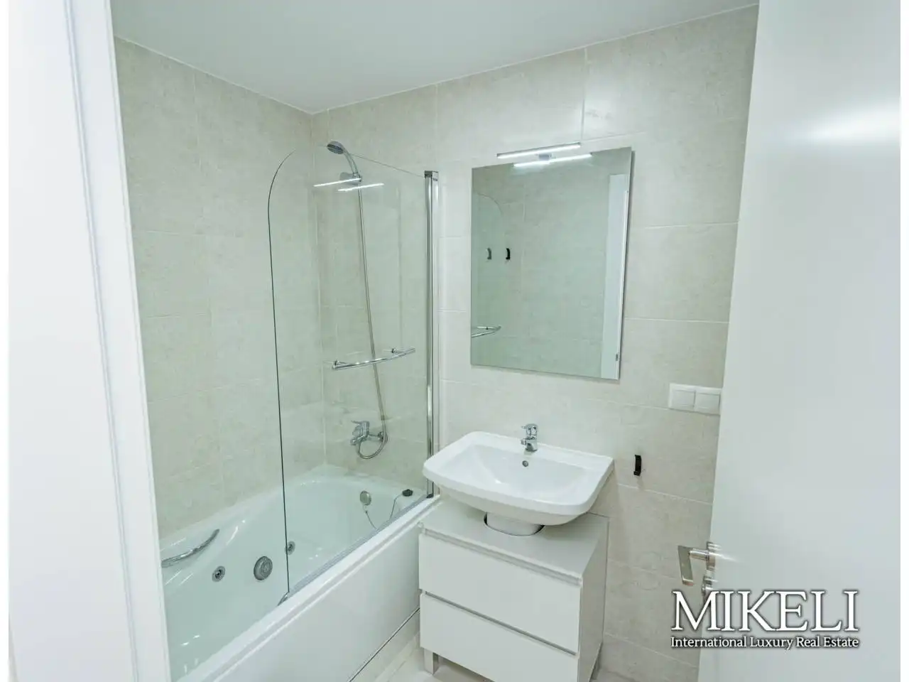 Baño de Dúplex en venta en Santander con Calefacción, Terraza y Trastero