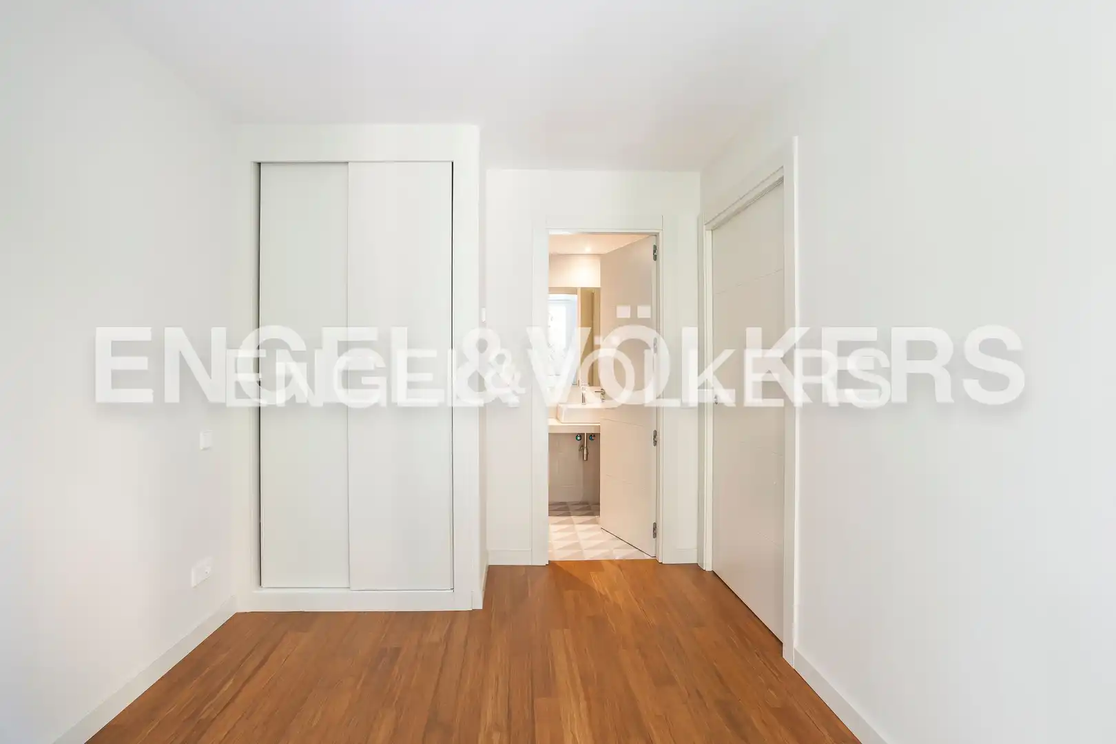 Habitación de Piso de alquiler en Madrid con Aire acondicionado, Calefacción y Trastero