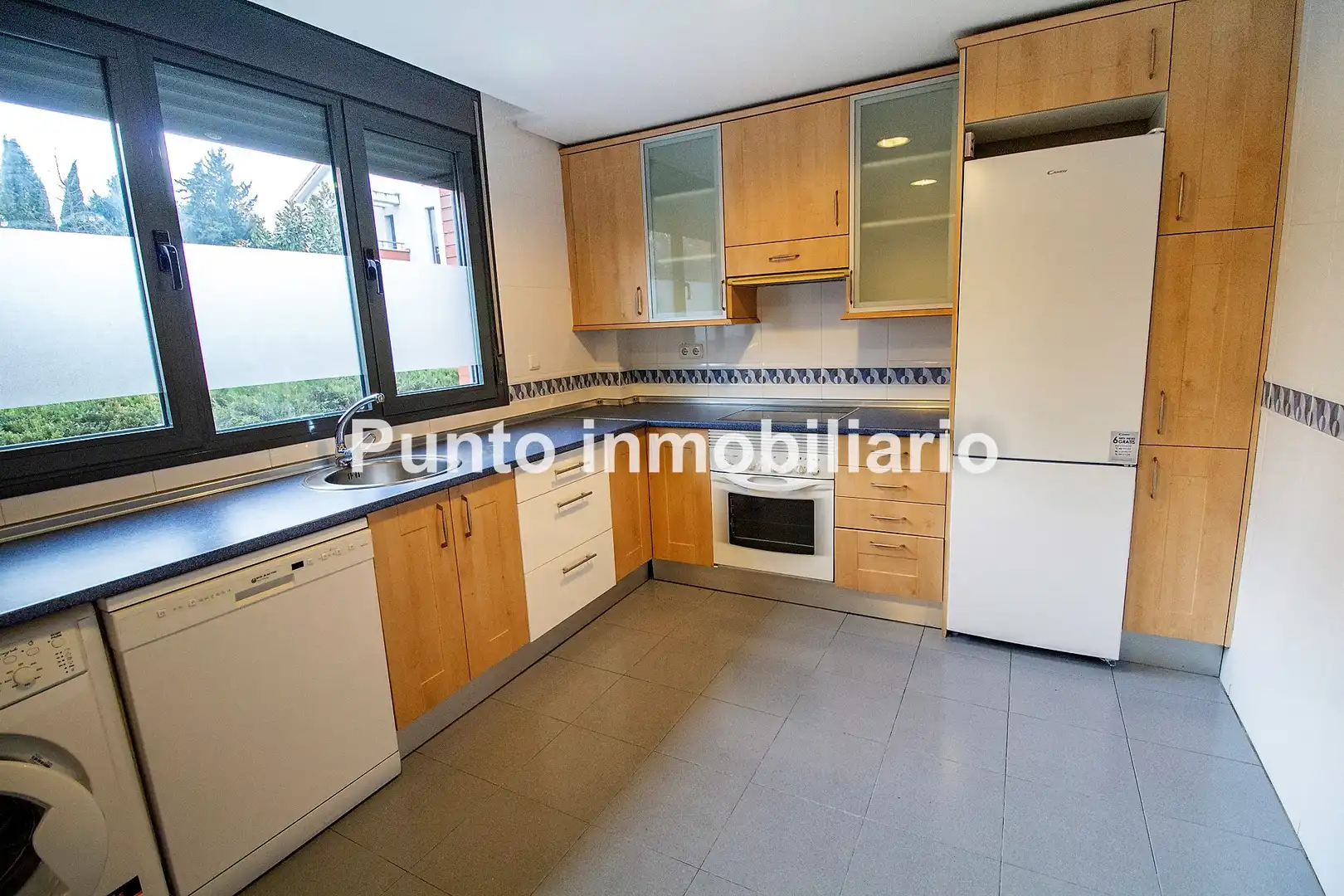 Kitchen of Houses for sale in Valladolid  with Heating, Private garden and Parquet flooring