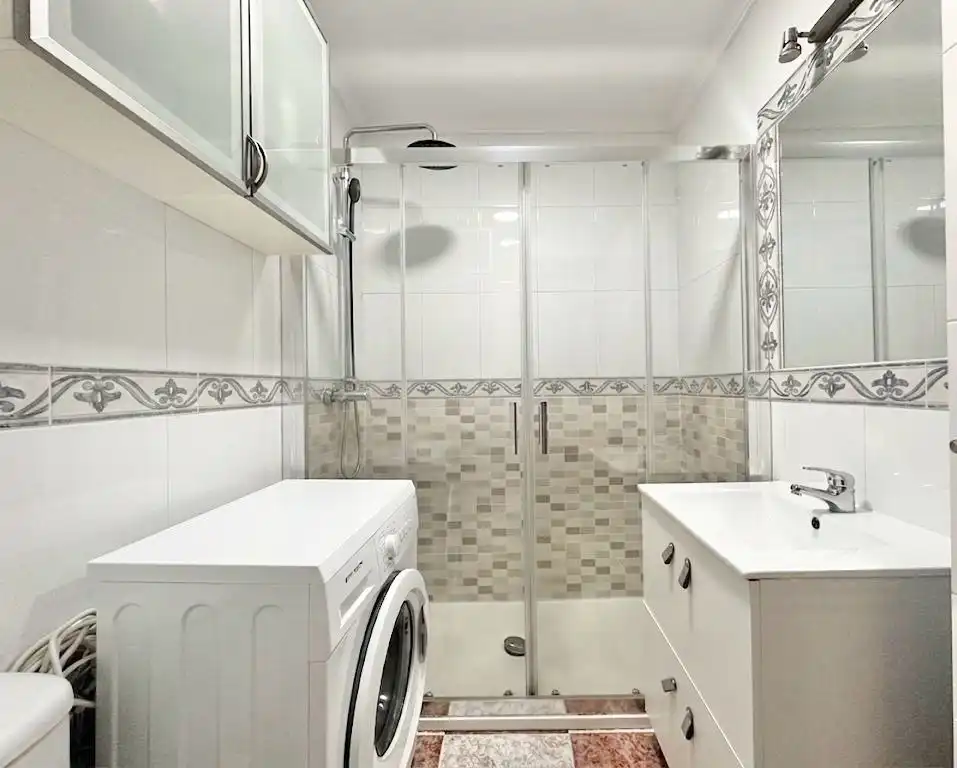 Baño de Piso en venta en Málaga con Aire acondicionado