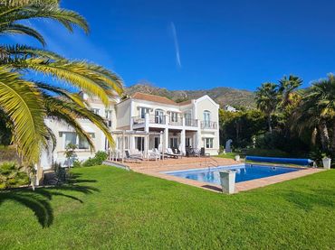 Xalet amb piscina en venda a Mijas pueblo