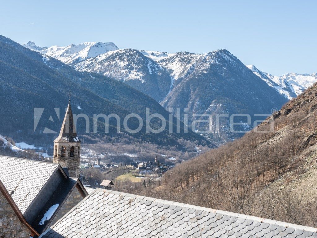 Exterior view of Apartment for sale in Naut Aran