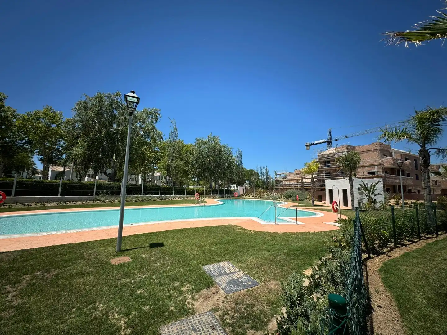 Piscina de Piso en venta en Chipiona con Aire acondicionado, Terraza y Trastero