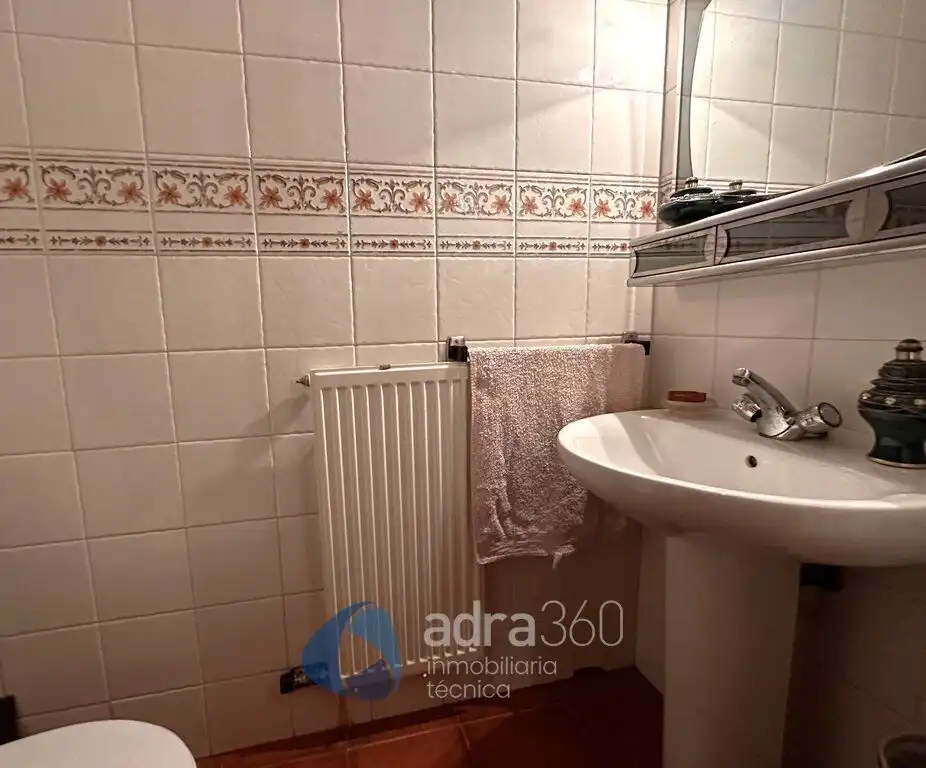 Baño de Casa o chalet en venta en  Logroño con Aire acondicionado, Calefacción y Jardín privado